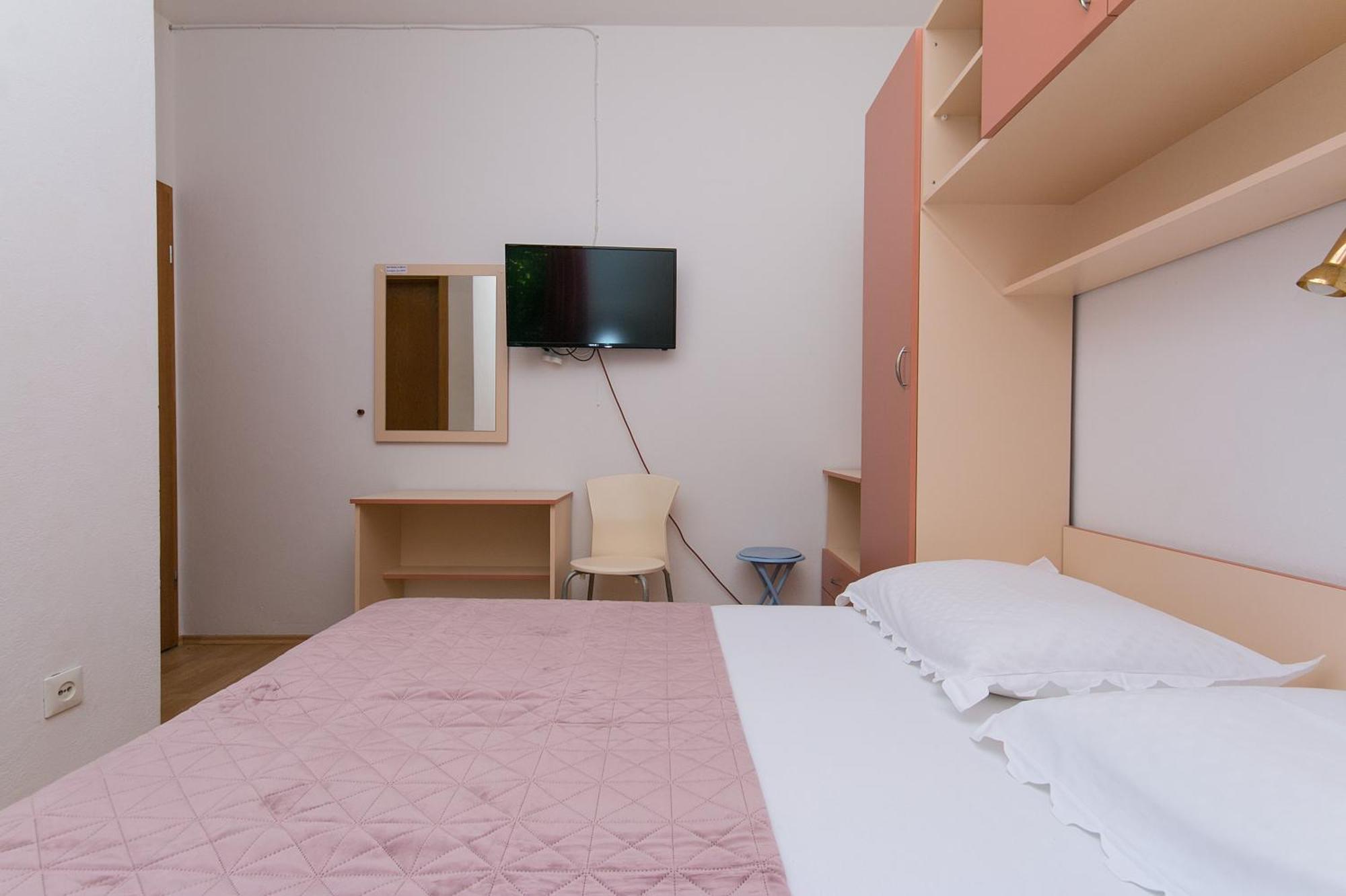 Apartments By The Sea Zivogosce - Blato, Makarska - 1057 Blato  Zimmer foto